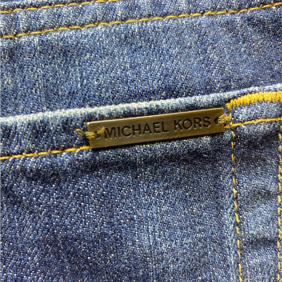 Michael Kors Mid Rise Shorts - Picture 4 of 5